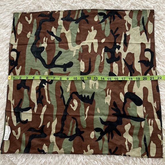 2 Bandanas - Picture 5 of 12